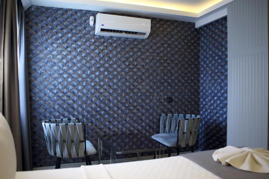 Deluxe Triple Room image 4